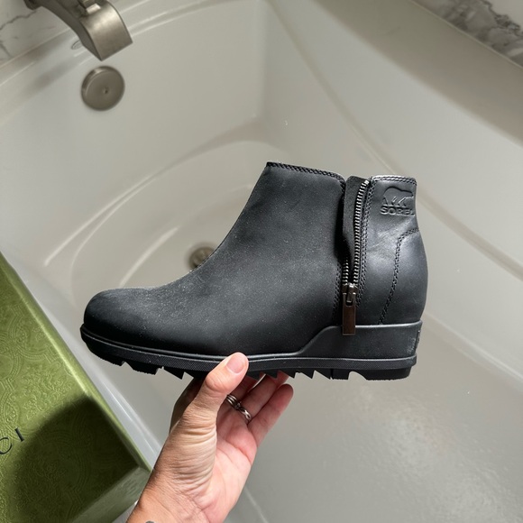 Sorel Black Heeled Ankle Boots - Picture 3 of 4